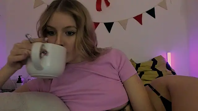 MiaDavis21 online show from February 22, 5:46 pm