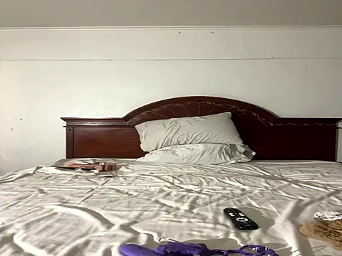 Snapshot of brooksgirth chatting on October 31, 1:56 pm brooksgirth online show from October 31, 1:56 pm