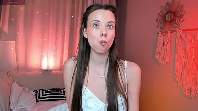 Goldy Grace  online show from March 13, 4:13 pm