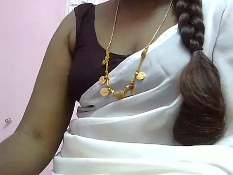 Hot akshara online show from December 1, 4:01 pm