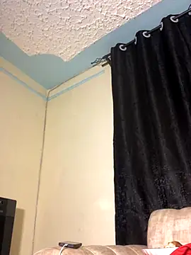 Longslut queen online show from December 1, 10:43 pm