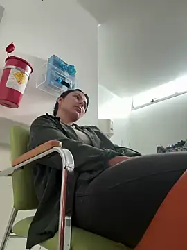 SofiaG  online show from December 17, 1:05 pm