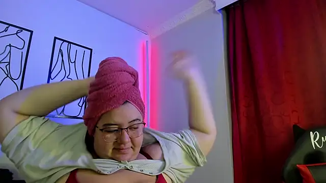 RubyPirsso18 online show from January 17, 7:05 pm