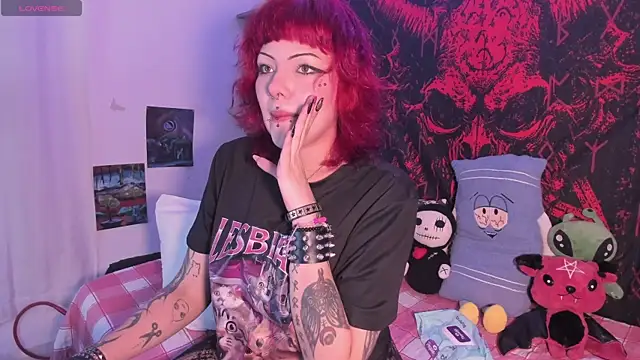 Sarah-Stoner online show from April 25, 1:41 am