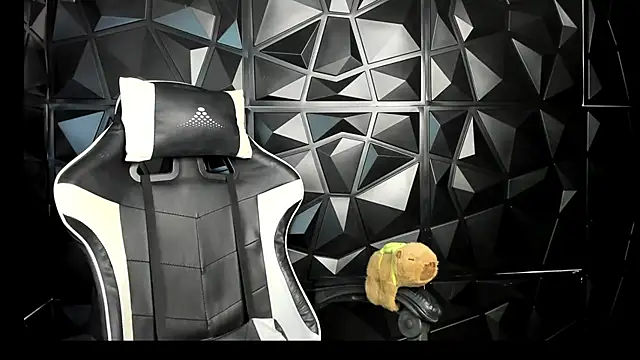 HelueHorny13 online show from March 13, 11:27 pm