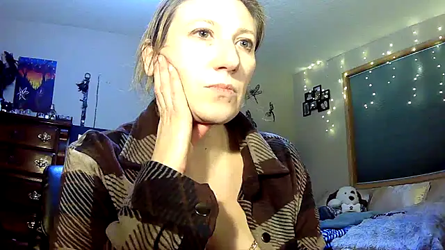 lilyhornyhousewife online show from January 26, 12:33 pm