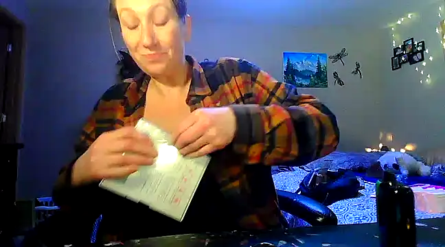 lilyhornyhousewife online show from March 15, 2:12 pm