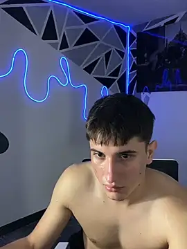 Snapshot of oliver_Lz chatting on February 27, 1:48 am oliver Lz online show from February 27, 1:48 am