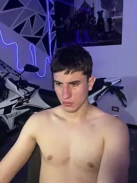 Snapshot of oliver_Lz chatting on March 1, 7:41 am oliver Lz online show from March 1, 7:41 am