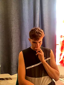 Snapshot of oliver_Lz chatting on October 20, 3:23 pm oliver Lz online show from October 20, 3:23 pm