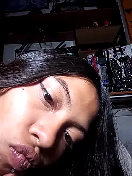 Lunita 5 online show from February 7, 8:01 pm