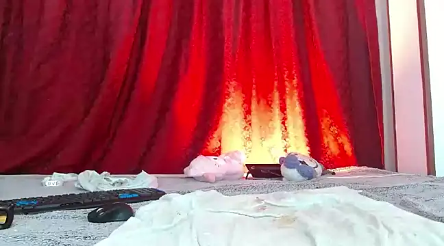 Snapshot of Maruu_miauu chatting on February 13, 4:07 pm Maruu miauu online show from February 13, 4:07 pm