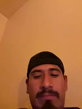 twohightwonut805 online show from January 18, 4:27 am