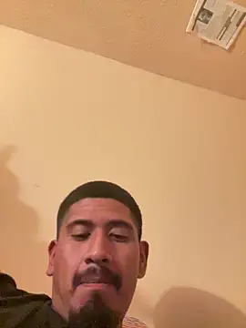 twohightwonut805 online show from February 8, 6:22 pm