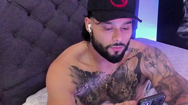 jeremygerard  online show from October 4, 7:06 am