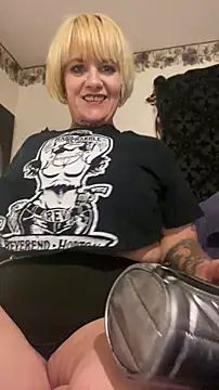 Hunniebunnie78 online show from July 30, 2:32 am