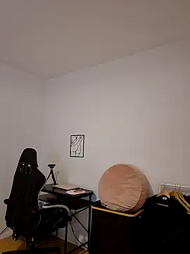 Jujuicy 97 online show from February 10, 9:02 am