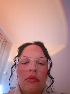 Jujuicy 97 online show from April 2, 5:05 am