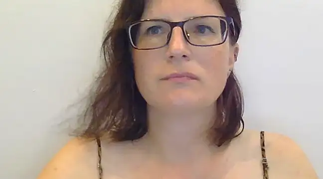 Snapshot of CrimsonMistress chatting on January 7, 12:03 am CrimsonMistress online show from January 7, 12:03 am