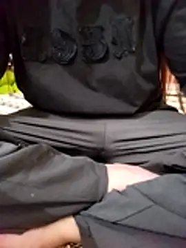 JasminePham online show from November 8, 7:45 pm