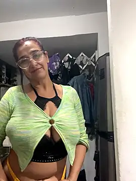 Snapshot of anastasia_and_jordan chatting on January 14, 9:37 am anastasia and jordan online show from January 14, 9:37 am