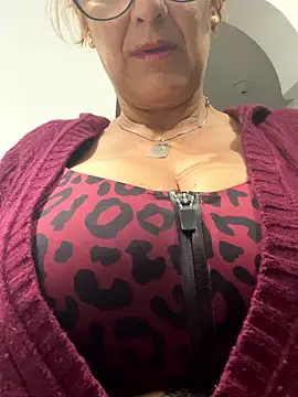 Snapshot of anastasia_and_jordan chatting on April 10, 11:04 am anastasia and jordan online show from April 10, 11:04 am