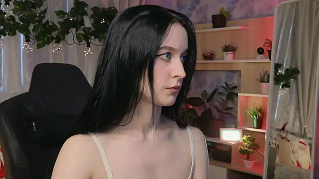 Snapshot of KiraLiLime chatting on February 16, 1:38 pm KiraLiLime online show from February 16, 1:38 pm