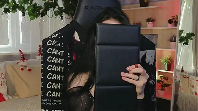Snapshot of KiraLiLime chatting on February 25, 1:06 pm KiraLiLime online show from February 25, 1:06 pm