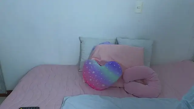 Lorenne Miller online show from January 23, 12:35 am