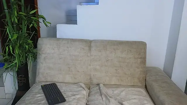 Snapshot of Lorenne_Miller chatting on April 30, 3:02 am Lorenne Miller online show from April 30, 3:02 am