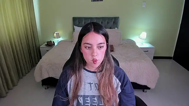  Charlotte evans 1 online show from July 15, 8:03 pm