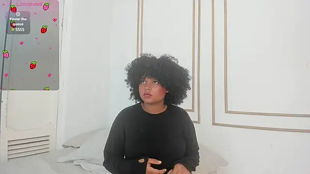 nataly velez online show from March 11, 7:25 pm