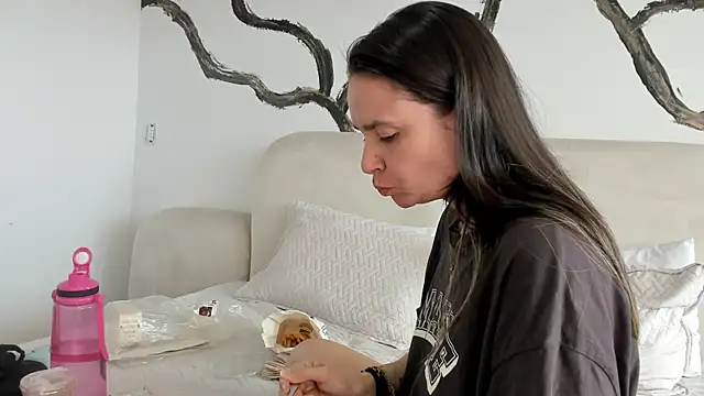 BridgetRodriguez online show from January 26, 6:37 pm