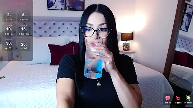 sarascottt online show from February 13, 2:52 pm