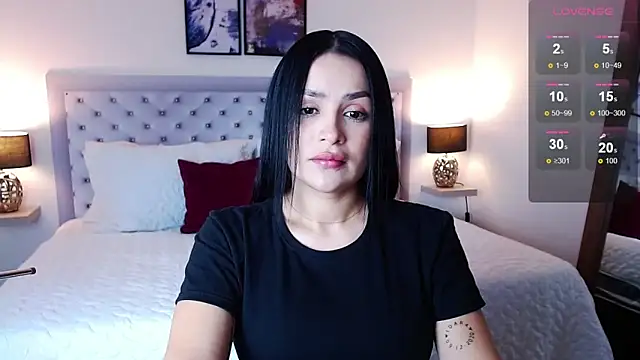 sarascottt online show from March 18, 2:26 pm