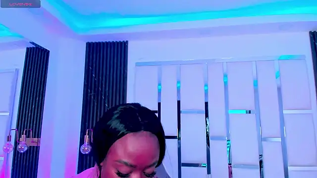 mia schwarz online show from March 5, 11:39 am