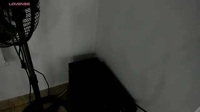 Snapshot of danielclarton1 chatting on January 11, 12:12 am danielclarton1 online show from January 11, 12:12 am