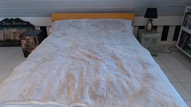 Snapshot of Greyhound70 chatting on September 14, 9:08 am Greyhound70 online show from September 14, 9:08 am