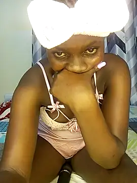 Slimthick900 online show from March 14, 6:50 pm