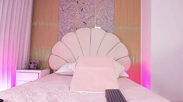 aisha sh online show from November 4, 12:04 pm