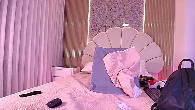 aisha sh online show from November 11, 12:05 pm