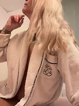 EmyLana online show from January 13, 9:03 am