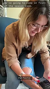 EmyLana online show from April 17, 4:43 pm