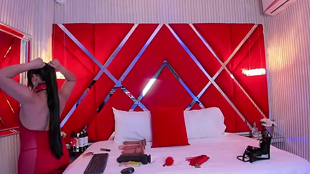 SusanCouper online show from March 6, 10:39 pm