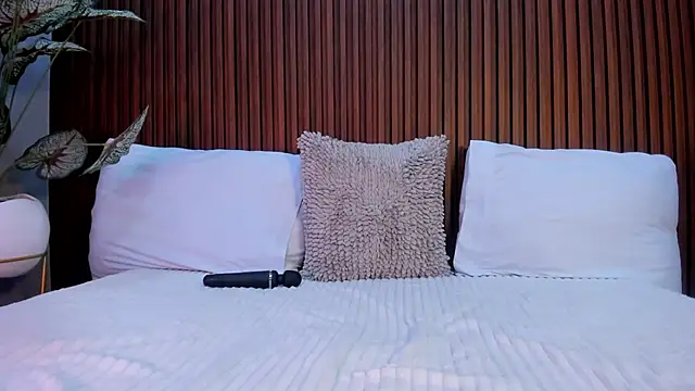 alisson 81 online show from October 1, 7:42 pm