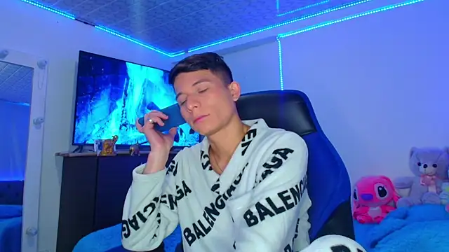 bryamer 19 online show from January 24, 4:05 am