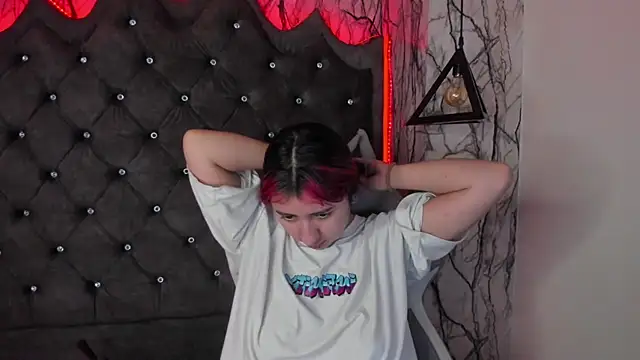 larissa01  online show from February 7, 2:40 am