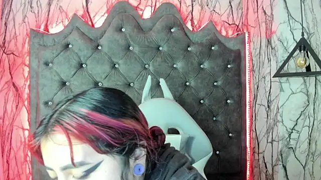 larissa01  online show from February 10, 3:24 am