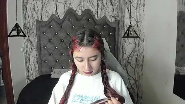 larissa01  online show from March 1, 3:21 am