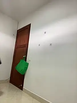 Im Amelia online show from April 9, 9:09 pm